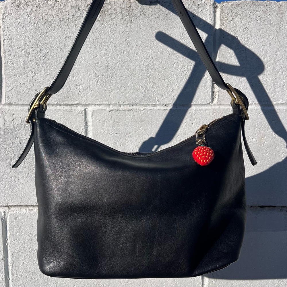 Vintage Black Leather Coach Shoulder Bag Purse #J23-9883